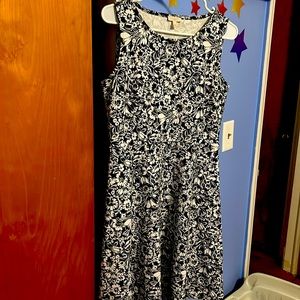 Super cute dress , so soft and comfy.